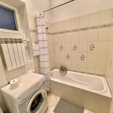 Royal 2 Old Town Fast Wifi Netflix Hbo Appletv+ Appartement Varsovie