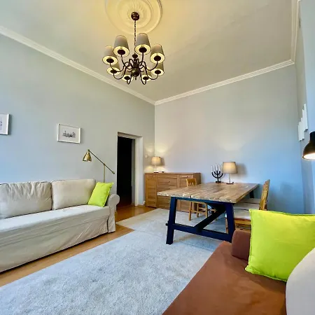 Royal 2 Old Town Fast Wifi Netflix Hbo Appletv+ Varsovie