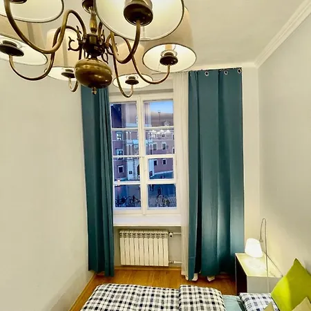 Royal 2 Old Town Fast Wifi Netflix Hbo Appletv+ Apartment Warschau