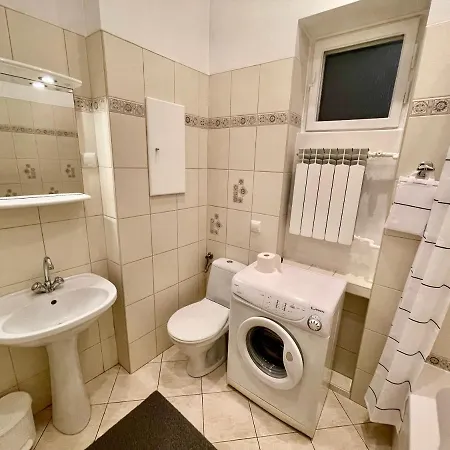 Royal 2 Old Town Fast Wifi Netflix Hbo Appletv+ * Warschau