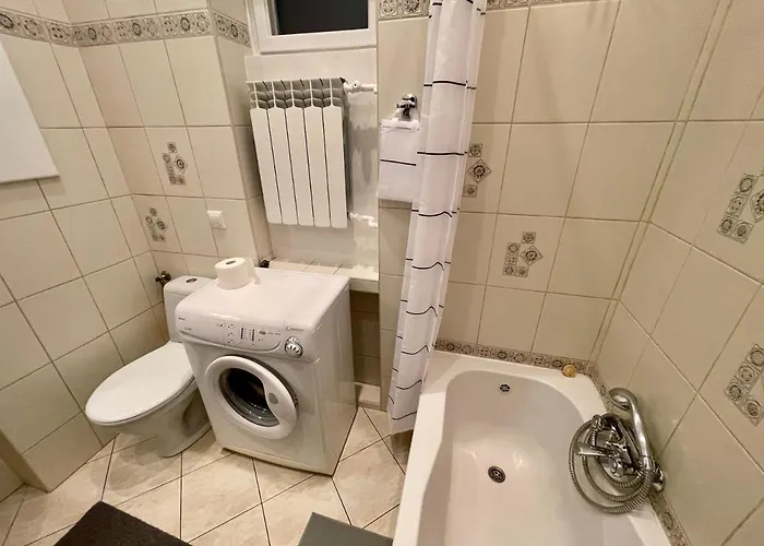 Royal 2 Old Town Fast Wifi Netflix Hbo Appletv+ Warszawa