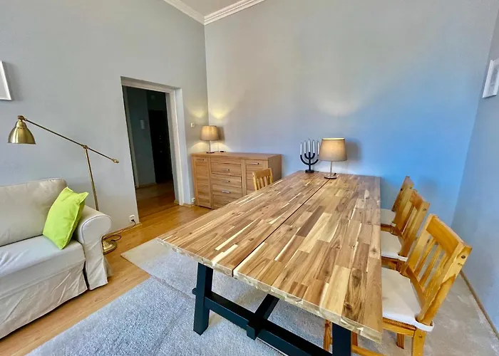 Royal 2 Old Town Fast Wifi Netflix Hbo Appletv+ Warszawa