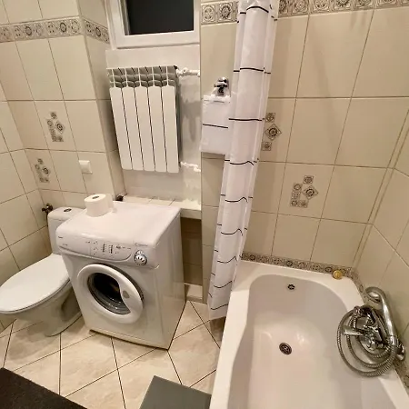 Royal 2 Old Town Fast Wifi Netflix Hbo Appletv+ وارسو