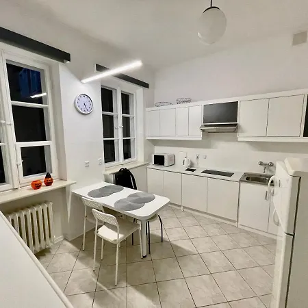 Royal 2 Old Town Fast Wifi Netflix Hbo Appletv+ شقة *