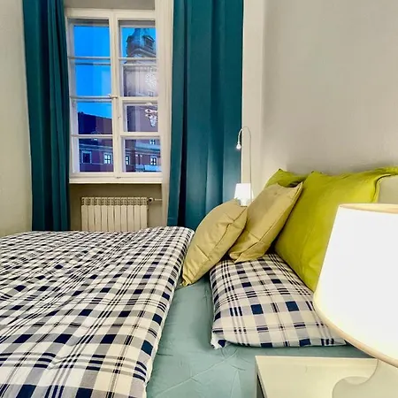 Royal 2 Old Town Fast Wifi Netflix Hbo Appletv+ Apartment Warschau